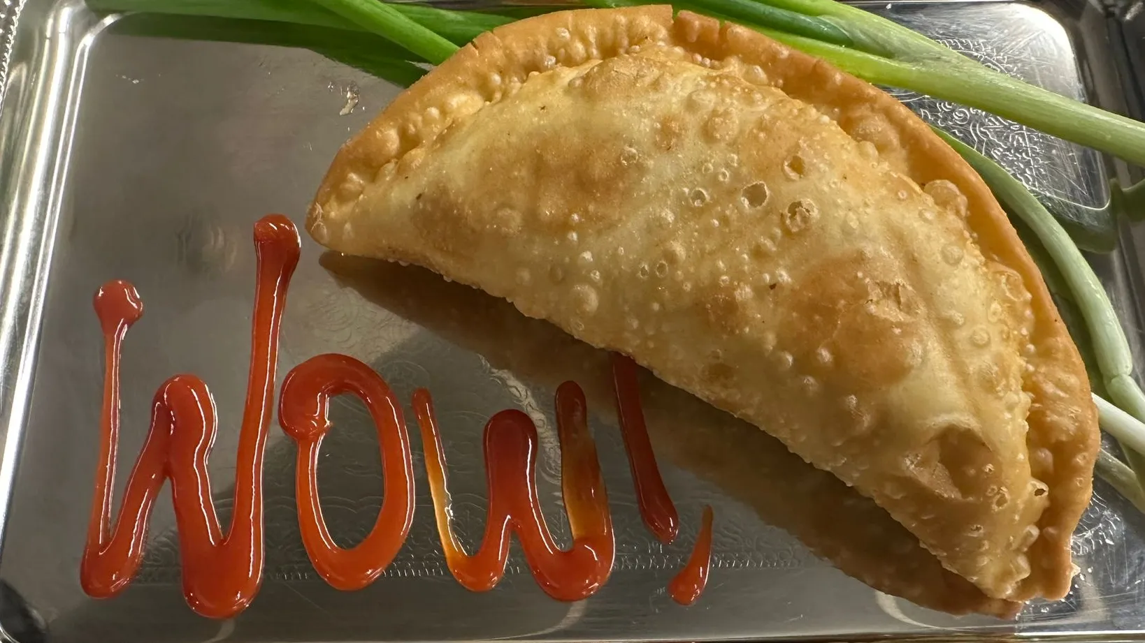 Empandas (Pollo, Queso, Jamon & Queso, Res) / Chicken, cheese, ham & Cheese, Beef